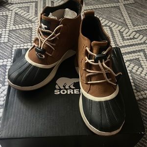 Youth OUT N ABOUT CLASSIC WP SZ 5/women’s 6